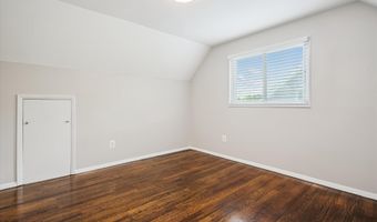 132 N GLADDEN St N, Alexandria, VA 22304