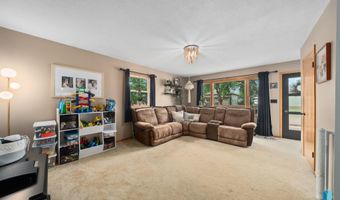 611 E 3Rd St St, Bridgewater, SD 57319