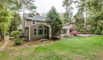 7 White Birch Rd, Cranston, RI 02920