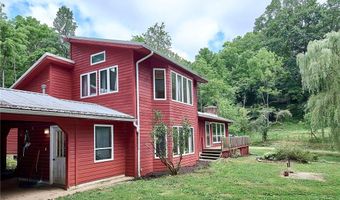 227 Beechie Fork Rd, Alum Creek, WV 25003