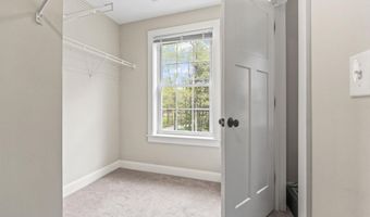 90 Village Place Dr, Barrington, NH 03825