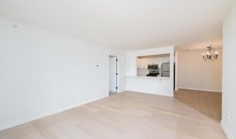 430 Wedgewood Cir, Belford, NJ 07718