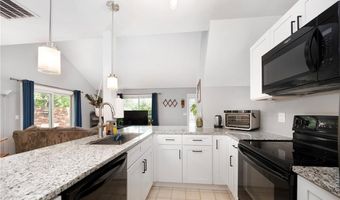 933 Williamsburg Cir, Warwick, RI 02886