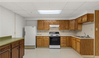 530 Spring Glen Dr, Ballwin, MO 63021