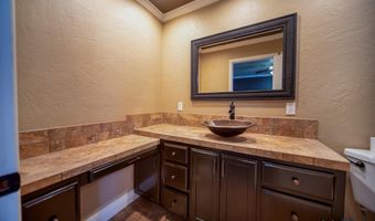 1403 S Country Club Cir, Carlsbad, NM 88220