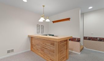 830 Richlyn Dr, Adrian, MI 49221
