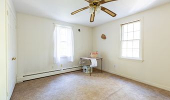 33 Forge Dr, Avon, CT 06001