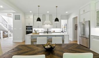 8202 MOCKINGBIRD Dr, Annandale, VA 22003