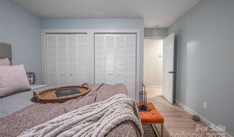 6 Valleywood Ct, Asheville, NC 28803