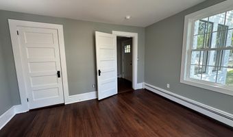 8 Main St, Bennington, NH 03442