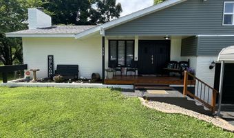 508 E Kirkwood Dr, Aurora, MO 65605