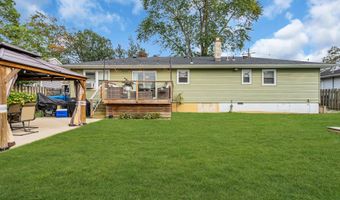 808 Sunset Rd, Beachwood, NJ 08722