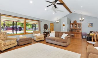 1707 Sunset Dr, Augusta, KS 67010