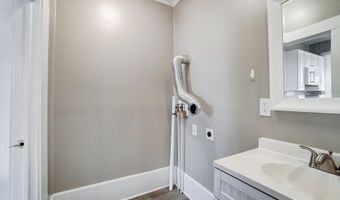 880 Thomas Ave, Columbus, OH 43223