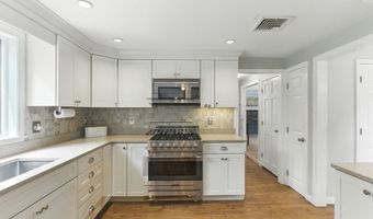 41 Tercentennial Dr, Billerica, MA 01821
