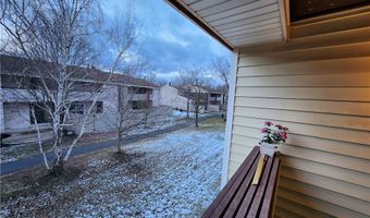 7 Southcreek Ct C, Amherst, NY 14051