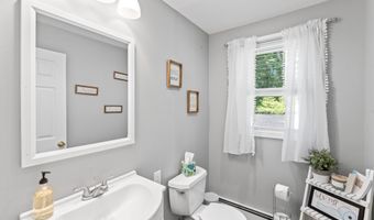 33 Ridgedale Rd, Bethel, CT 06801