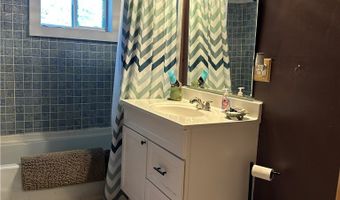 35 Bolton Ave, Alexandria Bay, NY 13607