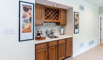 1201 Oak Borough Dr, Ballwin, MO 63021
