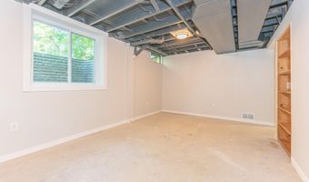2728 Kimberley Rd, Ann Arbor, MI 48104