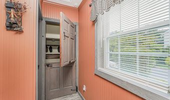 216 Main St, Middletown, NJ 07748