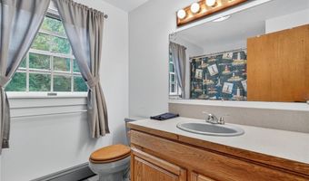 1 Gilman Rd, Hopkinton, RI 02832
