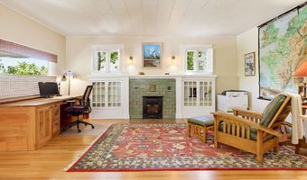 307 N Main St, Ashland, OR 97520