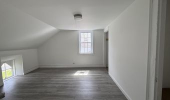 750 Oakland Rd, Belgrade, ME 04917