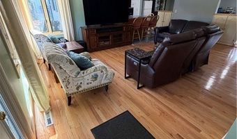 45 Pinewood Dr, North Providence, RI 02904
