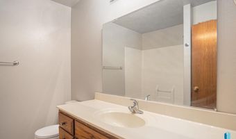 423 N 9th Ave, Brandon, SD 57005