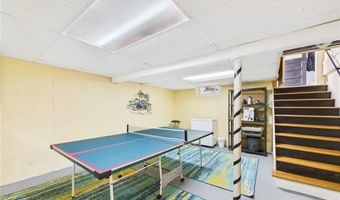 24 E Shore Rd, Narragansett, RI 02882