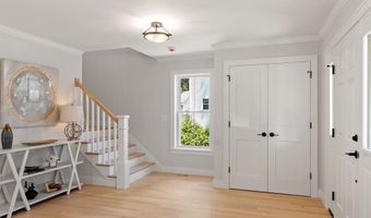 42 Hillside Ave, Bedford, MA 01730