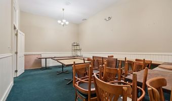11 Benton Ave E, Albia, IA 52531