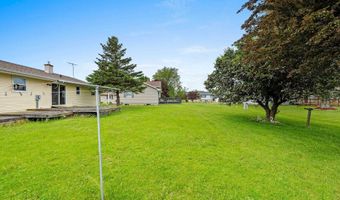 1517 NAVARINO St, Algoma, WI 54201