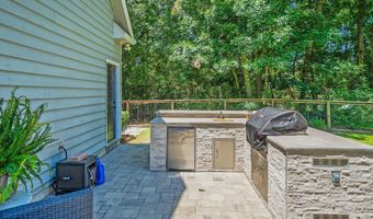 70 Dolphin Point Dr, Beaufort, SC 29907