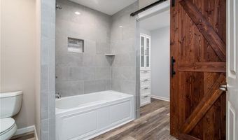 15 VAN MOL Rd, Alexandria, LA 71302