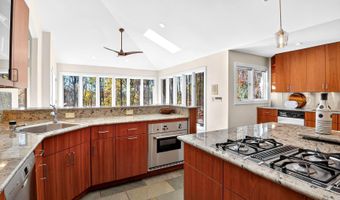 9209 VENDOME Dr, Bethesda, MD 20817