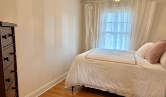 60 Island View Ave, Branford, CT 06405