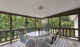 68 Birchwood Dr, Narragansett, RI 02882