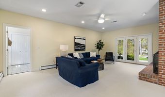 16 Cider Mill Rd, Burlington, CT 06013