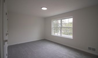 111 Center Dr, Blakeslee, PA 18610