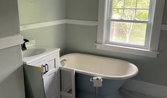 14 Wheelwright Rd, Barre, MA 01005