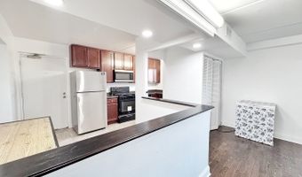 735 N Swift Rd 102, Addison, IL 60101