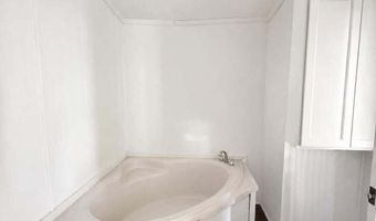 809 W 9th St, Baxter Springs, KS 66713