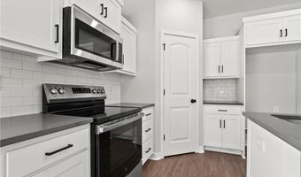 45 E 6th St, Adrian, MO 64720