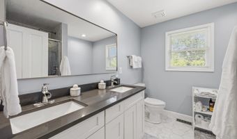 108 Farrar Dr, Aurora, IN 47001