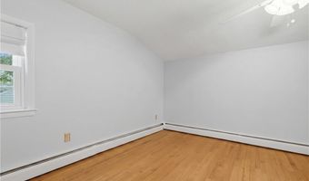 10 Sprague St, Cumberland, RI 02864