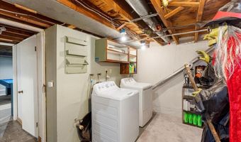 9513 Sequoia Ct, Affton, MO 63123