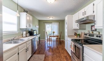 8140 Maple Stream Ln, Indianapolis, IN 46217