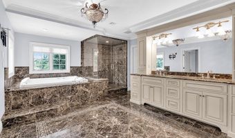 41 Marlpit Pl, Middletown, NJ 07748